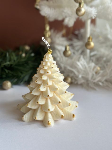 GOLDEN FLAMES CHRISTMAS TREE CANDLE